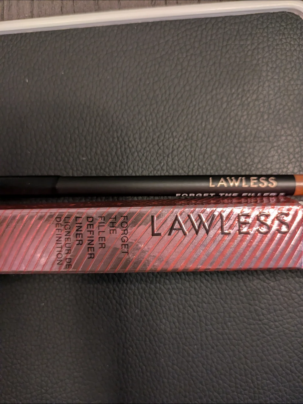 Lawless Forget The Filler Definer Liner - Kiss